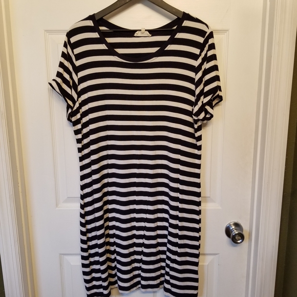 Department 222 Dresses & Skirts - Black and White Striped Women's Dress - Casual Tee Dress